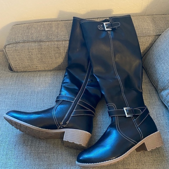 St. John's Bay Shoes - St. John's Bay SJB Doral Knee High Black Zip Boots Womens Size 9.5